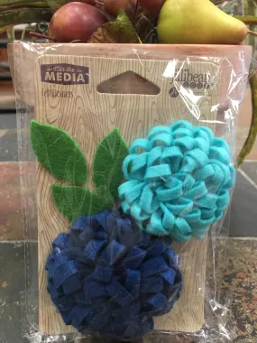 Noesy Navy - Mix The Media - Felt Flowers