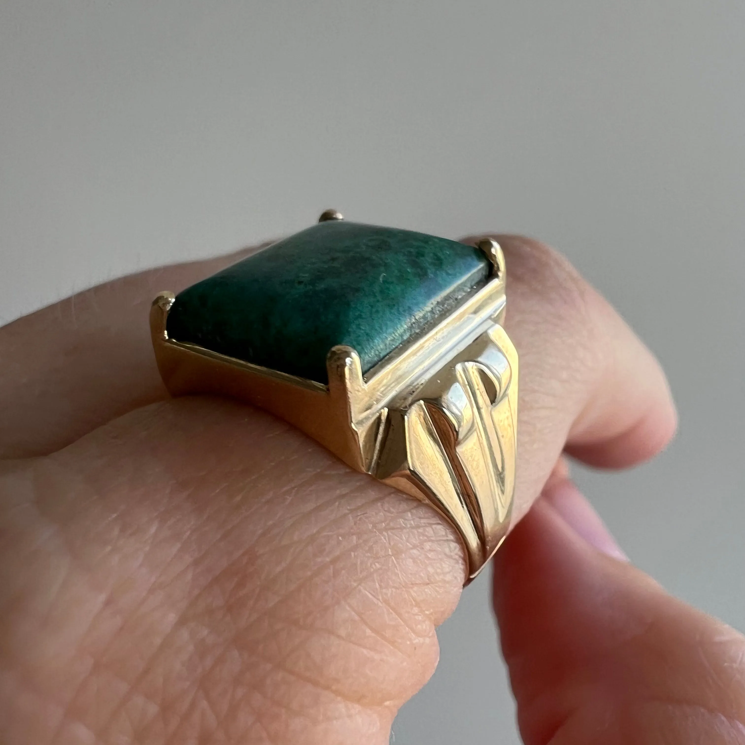 reimagined V I N T A G E // earthly plateau / 10k gold ring with a custom cut stone / fits like a size 6.75 